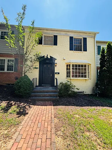 105 Sherwood Ct Photo 1