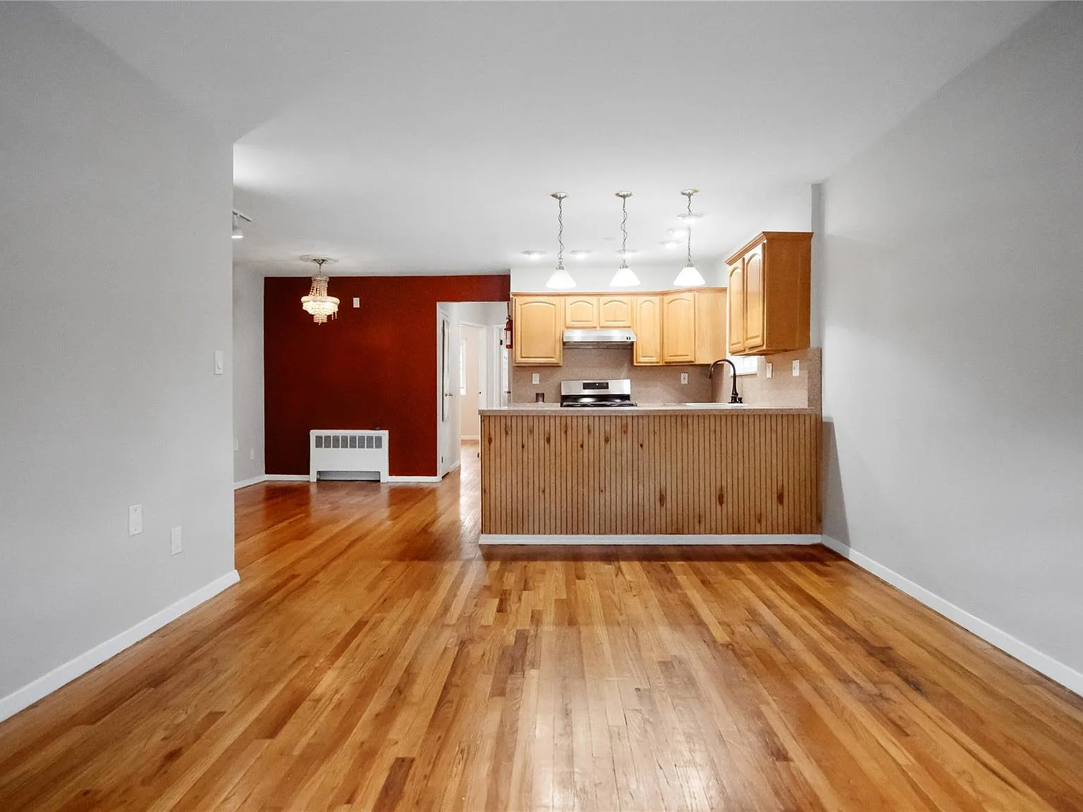 3 bed, 1.0 bath, 950 sqft, $3,200 — Photo 1