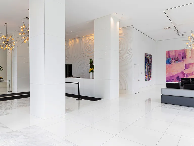 635 W 42nd St #14D — Photo 5