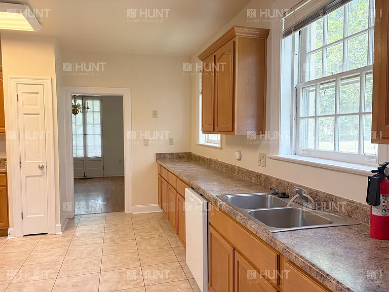 300 Inner Cir — Photo 7
