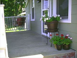 4th image of 2713 S 25th St