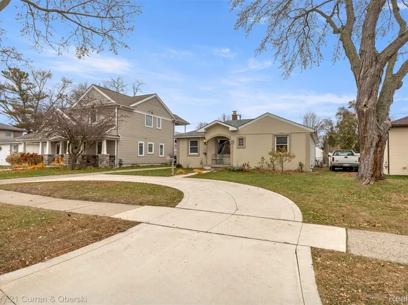 1718 N Gulley Rd, Dearborn, MI 48128