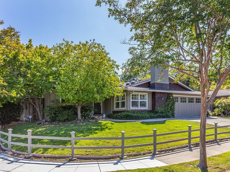 1st image of 101 Forest Hill Dr