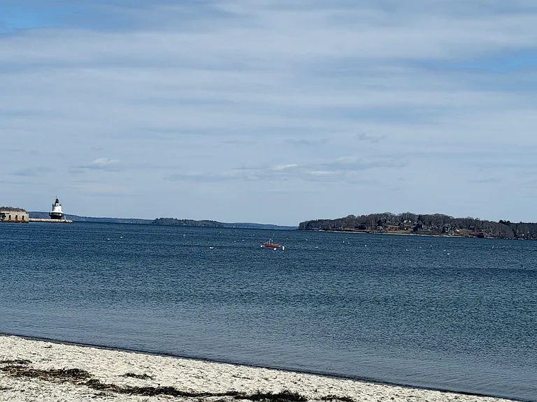 10 minute walking great beach