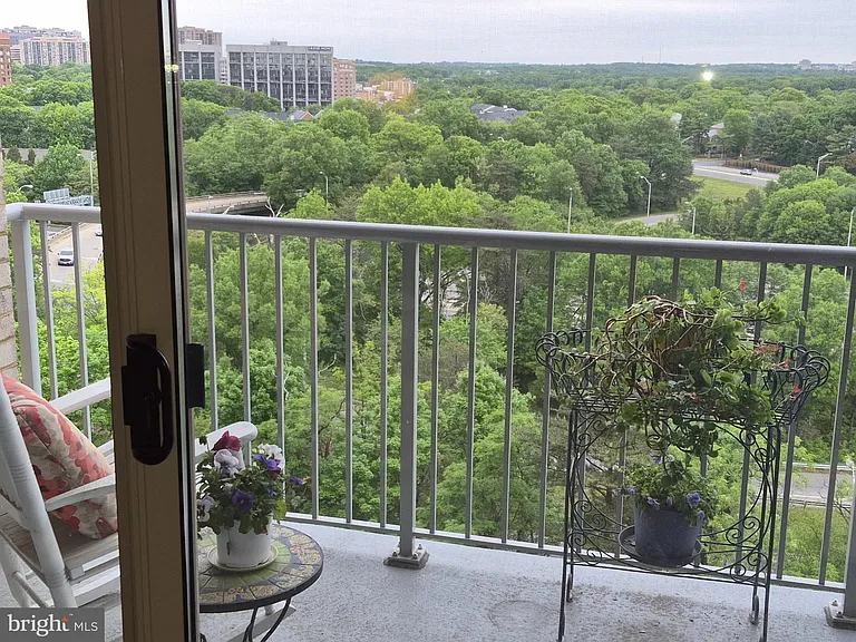 2500 N Van Dorn St #1001 — Photo 2