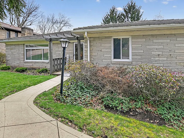 462 Greenhurst Dr — Photo 38