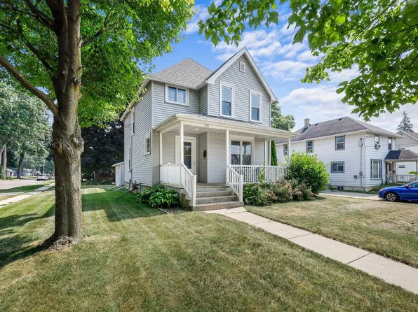 354 W School St, Columbus, WI 53925