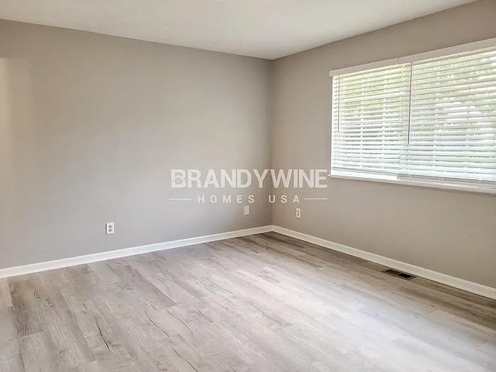 4108 Luxembourg Cir E — Photo 11