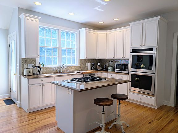 4th image of 46 McGuiness Ln