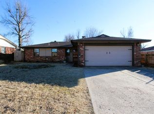 346 W Forest Dr, Mustang, OK 73064