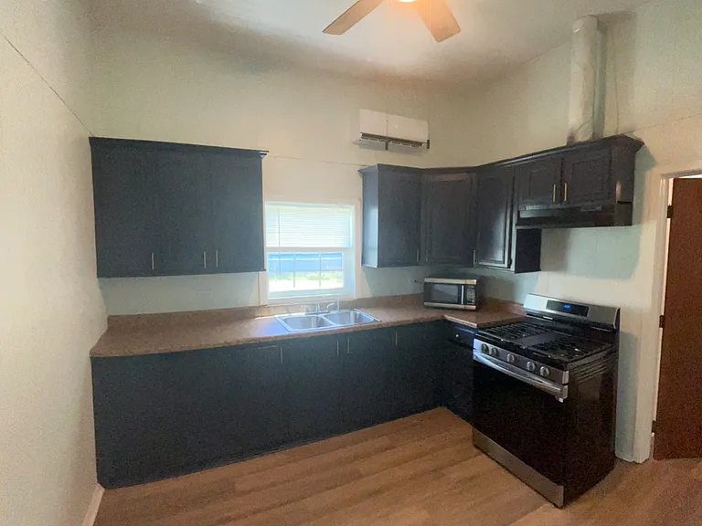 810 President St — Photo 8