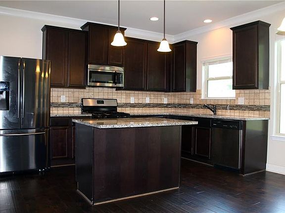 2nd image of 1063 Park Hollow Ln