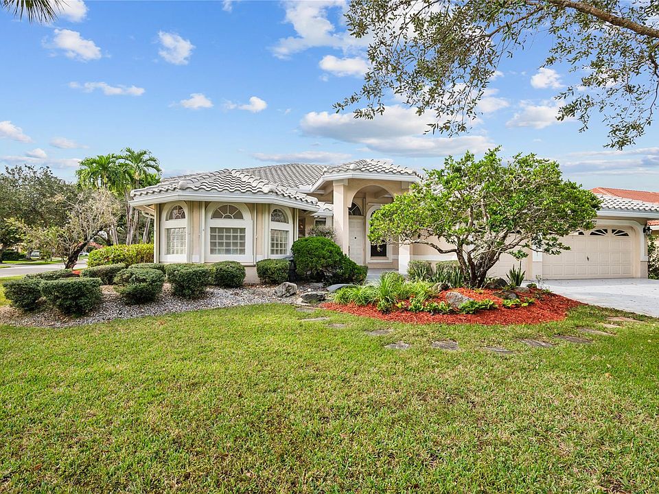 1st image of 4904 NW 110th Terrace