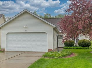 3114 Pondview Dr, Ravenna, OH 44266