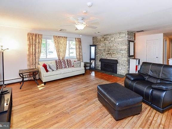 4th image of 400 Hanover Blvd