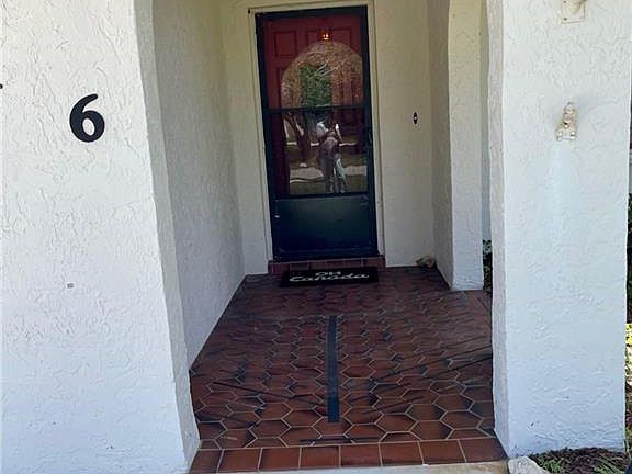 2nd image of 416 SE Seabreeze Ln