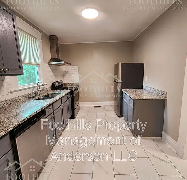 120 Anderson Ave #B — Photo 9