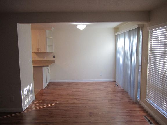 3rd image of 657 Vasona Ct