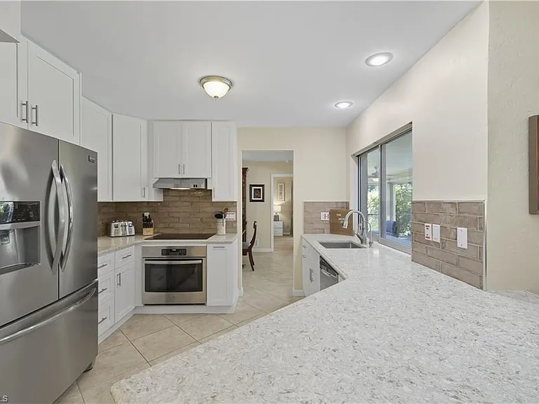 2261 Kings Lake Blvd — Photo 10