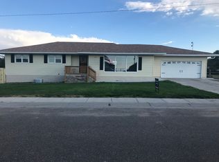 105 Ridge Dr, Gering, NE 69341