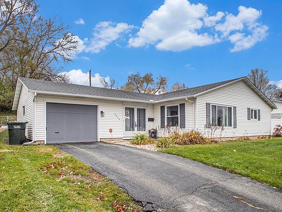 2nd image of 3040 Woodmont Dr