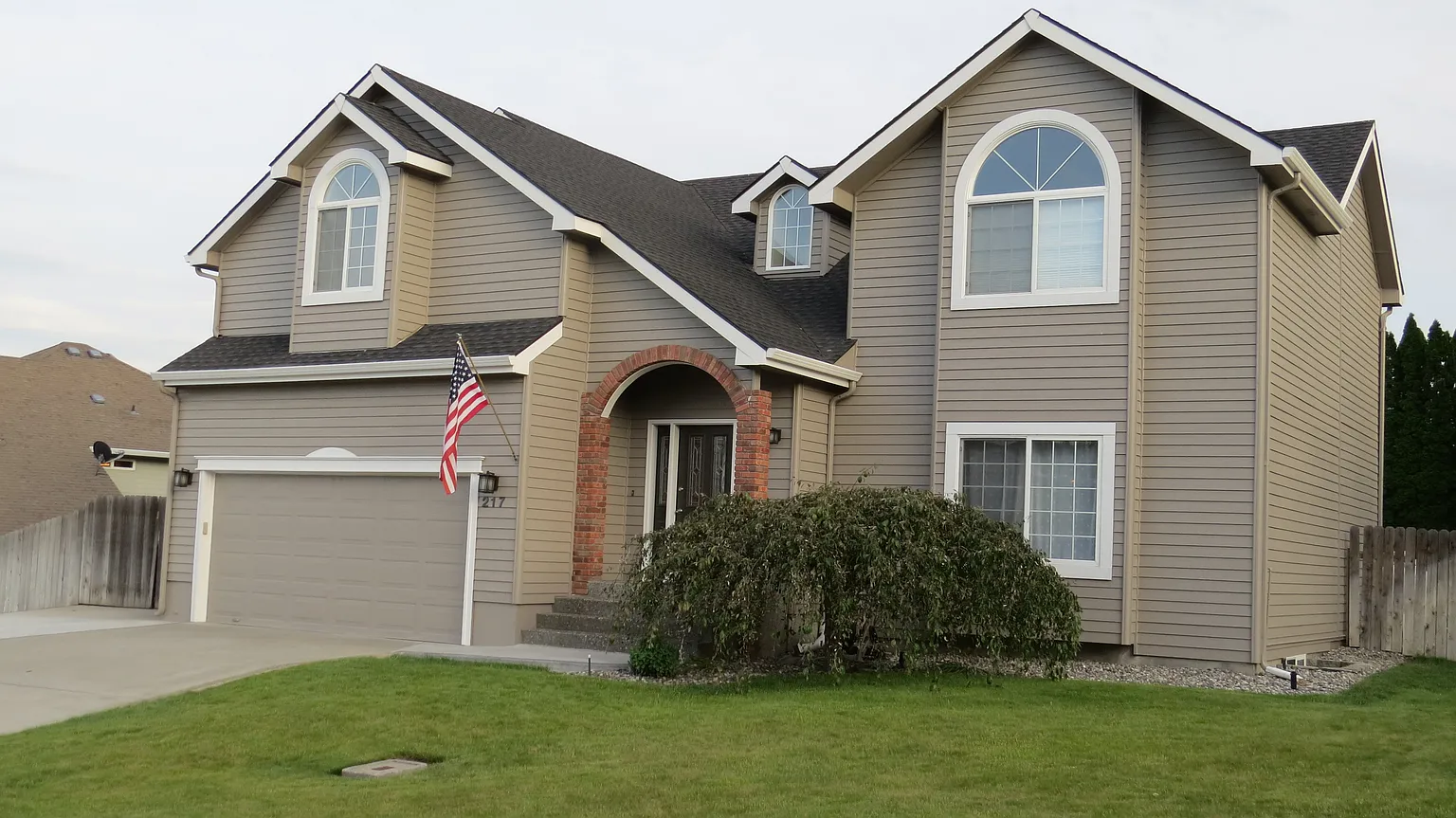 217 Pacific Ct photo 1