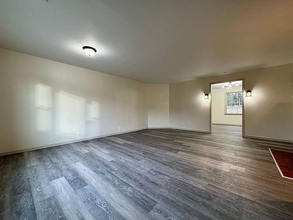 4th image of 1820 Tunnel Blvd