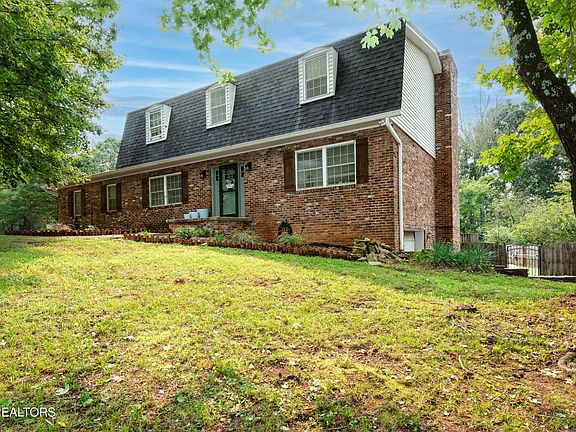 3rd image of 1705 Blackwood Dr