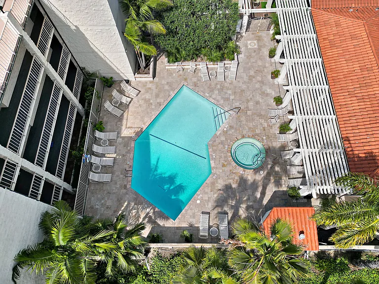 405 Avenida Granada — Photo 12