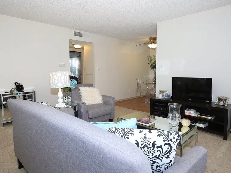 7614 Parkway Dr — Photo 47