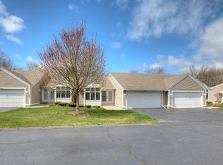 800 Clarewood Ct, Holland, MI 49423
