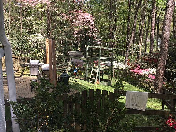 3rd image of 108 Cherokee Cir