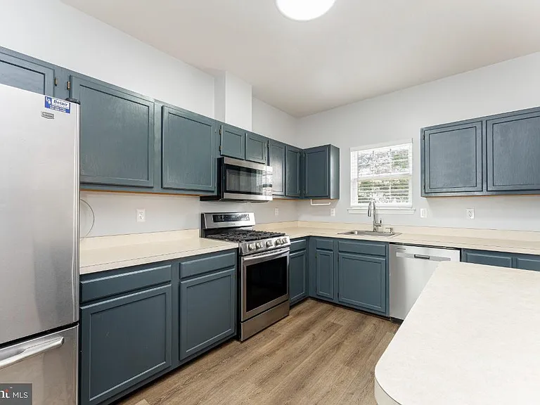 2383 Laconia Ct — Photo 10