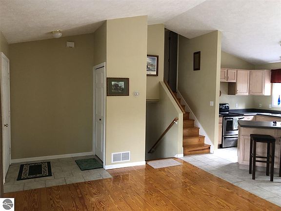 5th image of 1826 Green Oak Dr