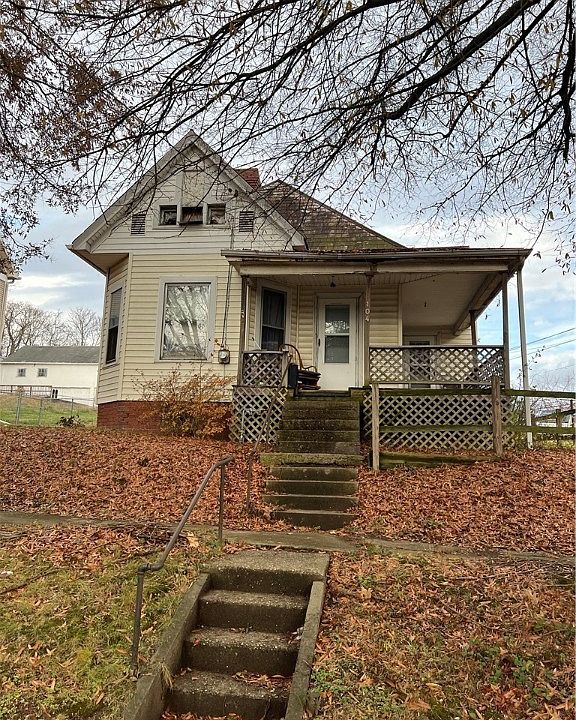 1st image of 104 Holly St