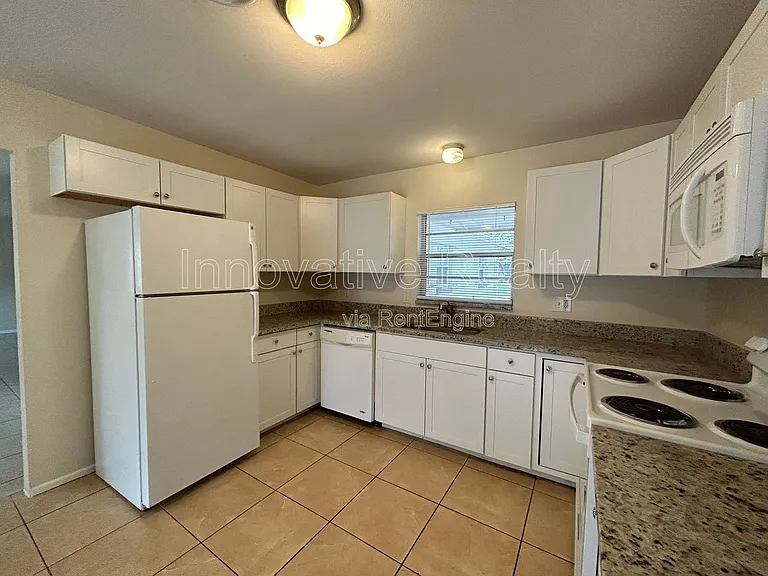 2441 Fifeshire Dr — Photo 4
