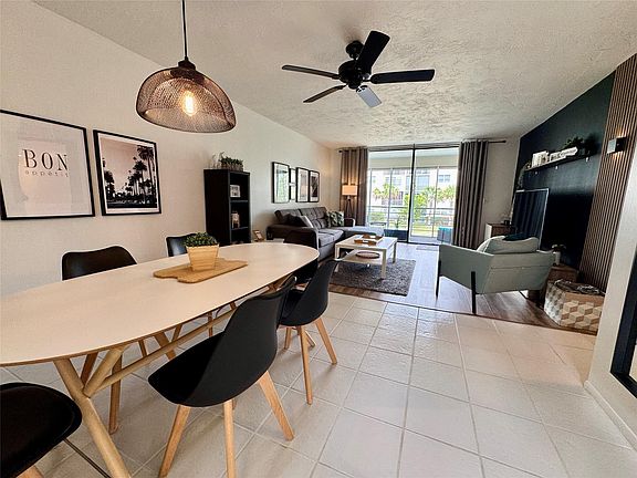 5th image of 2811 Somerset Drive #206