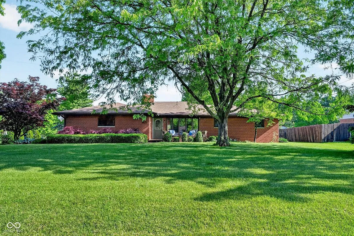 3 bed, 3.0 bath, 1874 sqft, $2,400 — Photo 1