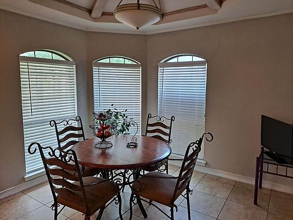 4th image of 1112 Navajo Cir