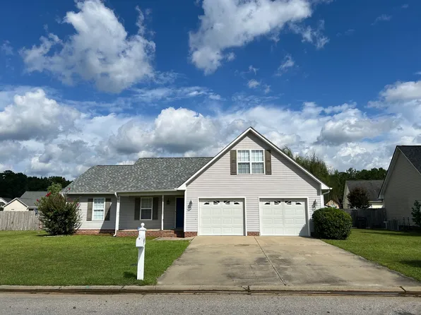 5505 Ascent Dr, Hope Mills, NC 28348