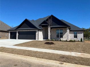 1112 Bacon Dr, Pea Ridge, AR 72751
