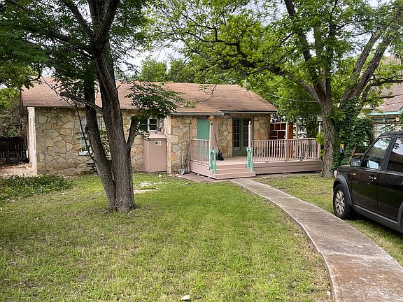 3rd image of 2101 W Magnolia Ave