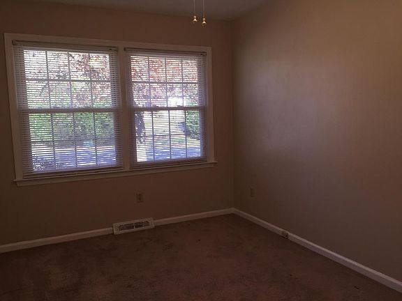 4th image of 5212 N Lake Dr
