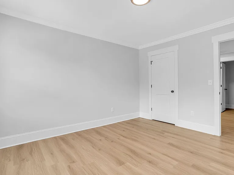 108 Averill St — Photo 4