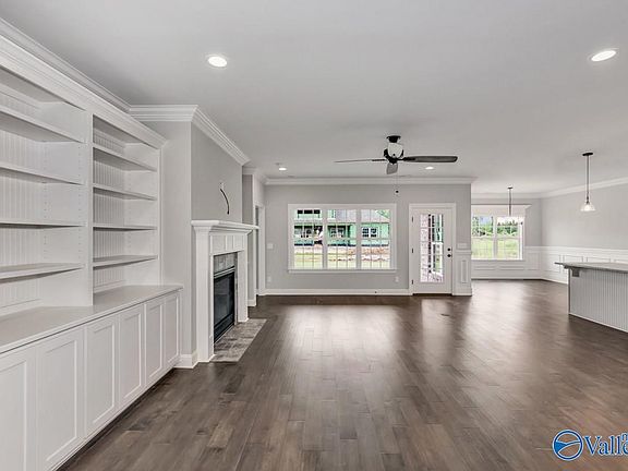 2nd image of 127 Pat Cain Dr