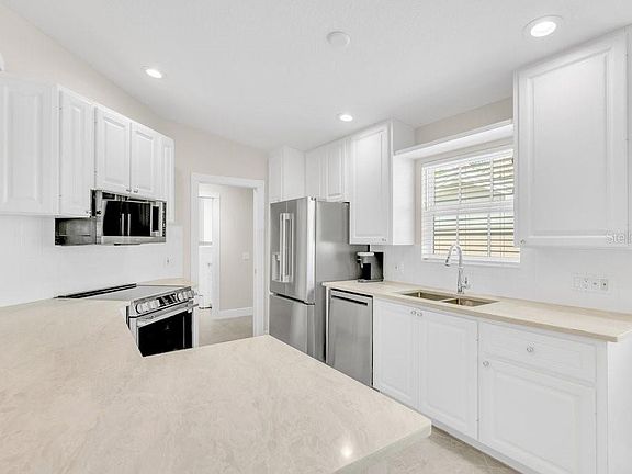 4th image of 5868 HELICON PLACE