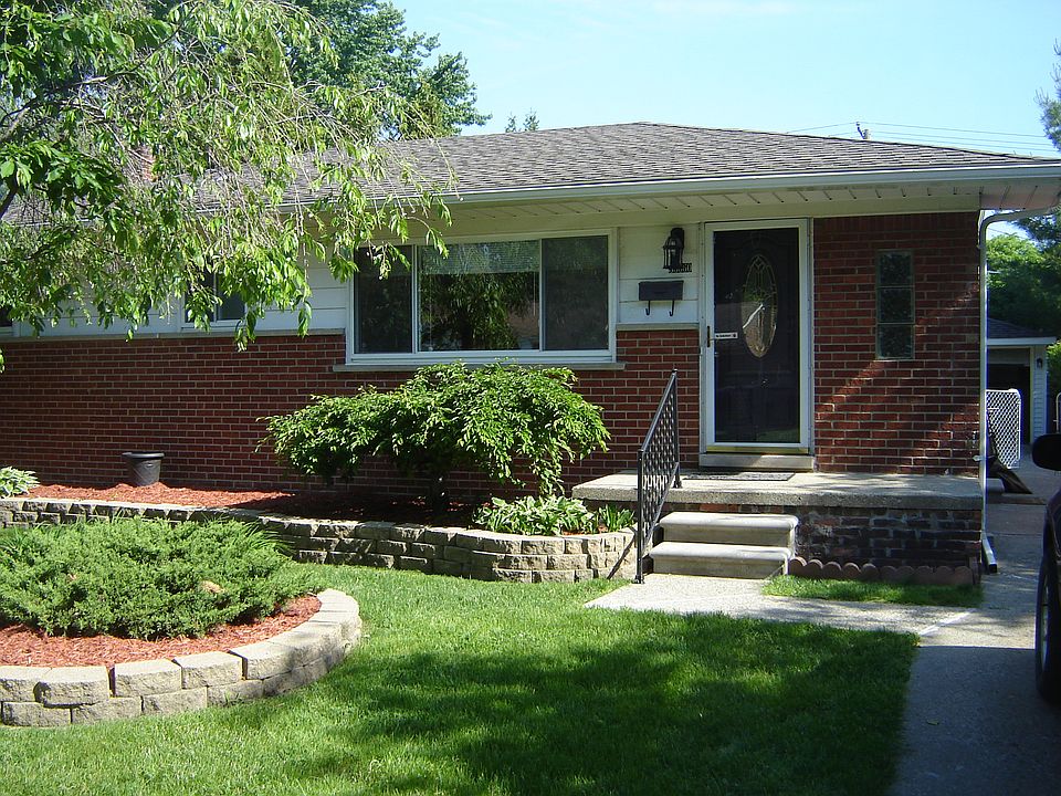 1st image of 33060 Barton St
