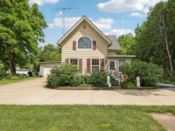 318 West Walworth STREET, Elkhorn, WI 53121