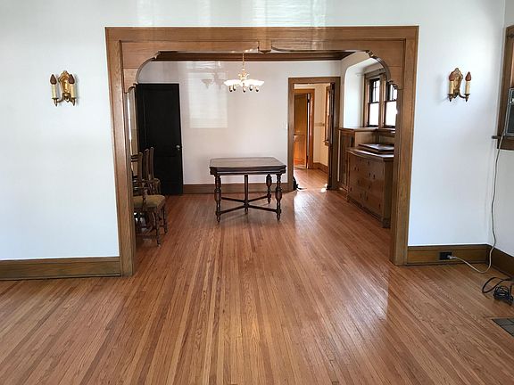3rd image of 3725 Columbus Ave