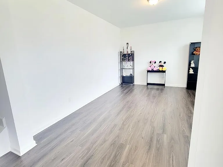 117 Scoville Rd — Photo 3